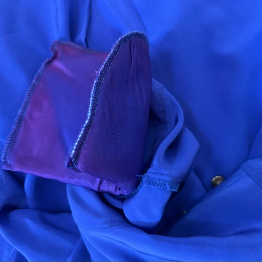 Carlisle 100% Silk Button Down Top Royal Blue Shoulder Pads Gold Buttons Vintage - Picture 8 of 8